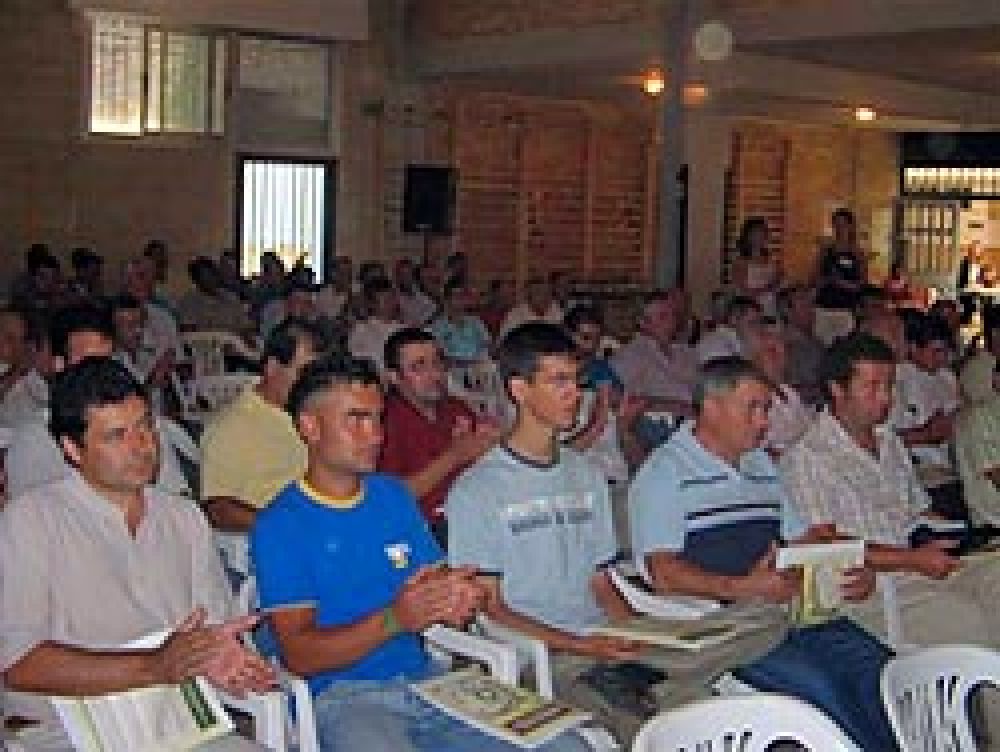 UNITEGA presenta las Jornadas Formativas por los Derechos de la Caza para 2007