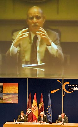 Videoconferencia de J. Rifkin. Videoconferencia de J. Rifkin.