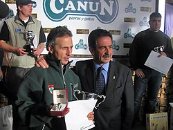  Juan María Esain junto a Miguel Angel Revilla, presidente de Cantabria.