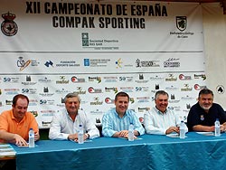  Manuel García (Secretario Rio Sar), José Dafonte (Alcalde de Trazo), José María Gómez (presidente FGC), José Luis Sánchez (presidente Rio Sar) y Vicente Estellés (delegado de la RFEC).
