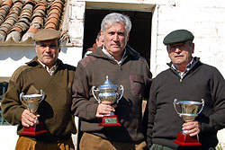  Los tres primeros clasificados, en el centro, el vencedor del campeonato, Domingo Ródenas.