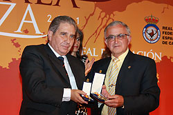  La medalla de oro al mérito federativo de la RFEC (memorial Ángel Gracia) recayó en Mariano Pastor Galdón.