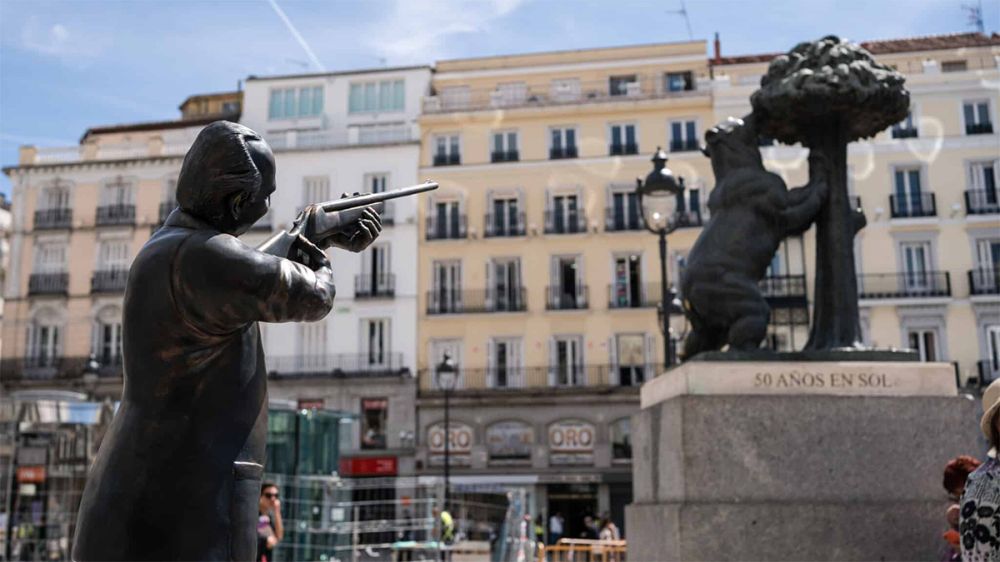 La estatua del Rey Emérito con rifle: una acción supuestamente política con marcados rasgos anticaza
