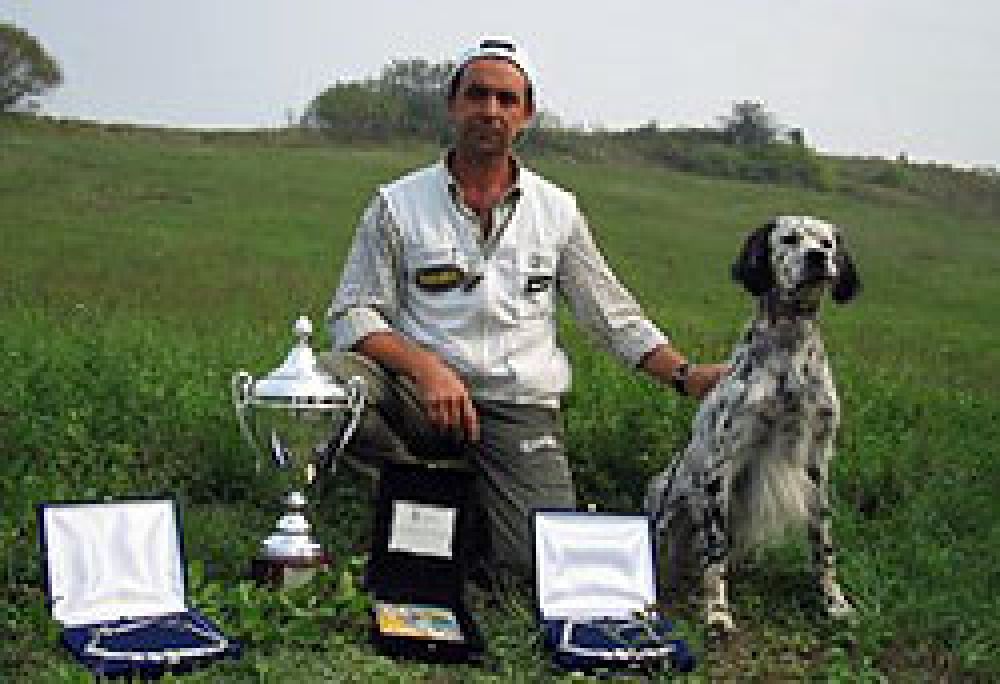 El vallisoletano José Luis Sanz clasifica a cinco perros de caza para pruebas internacionales