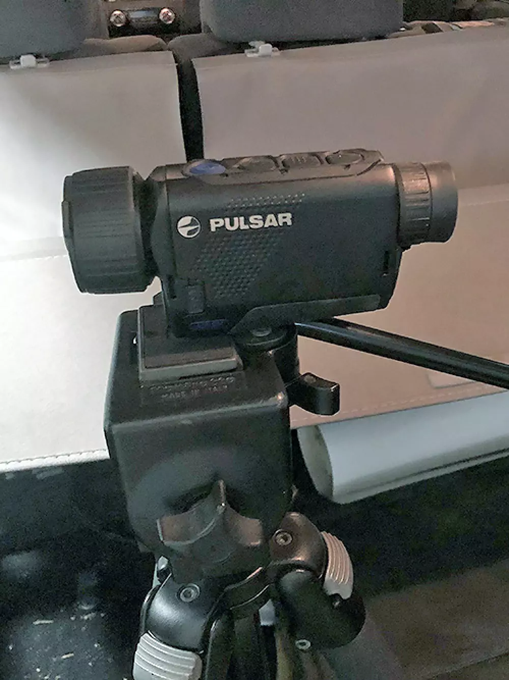 Monocular de visión térmica Axion