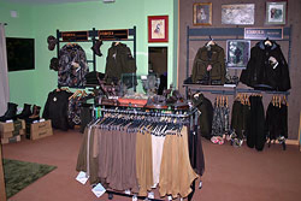 Armería Argali amplía sus instalaciones dedicadas a ropa técnica, calzado y complementos