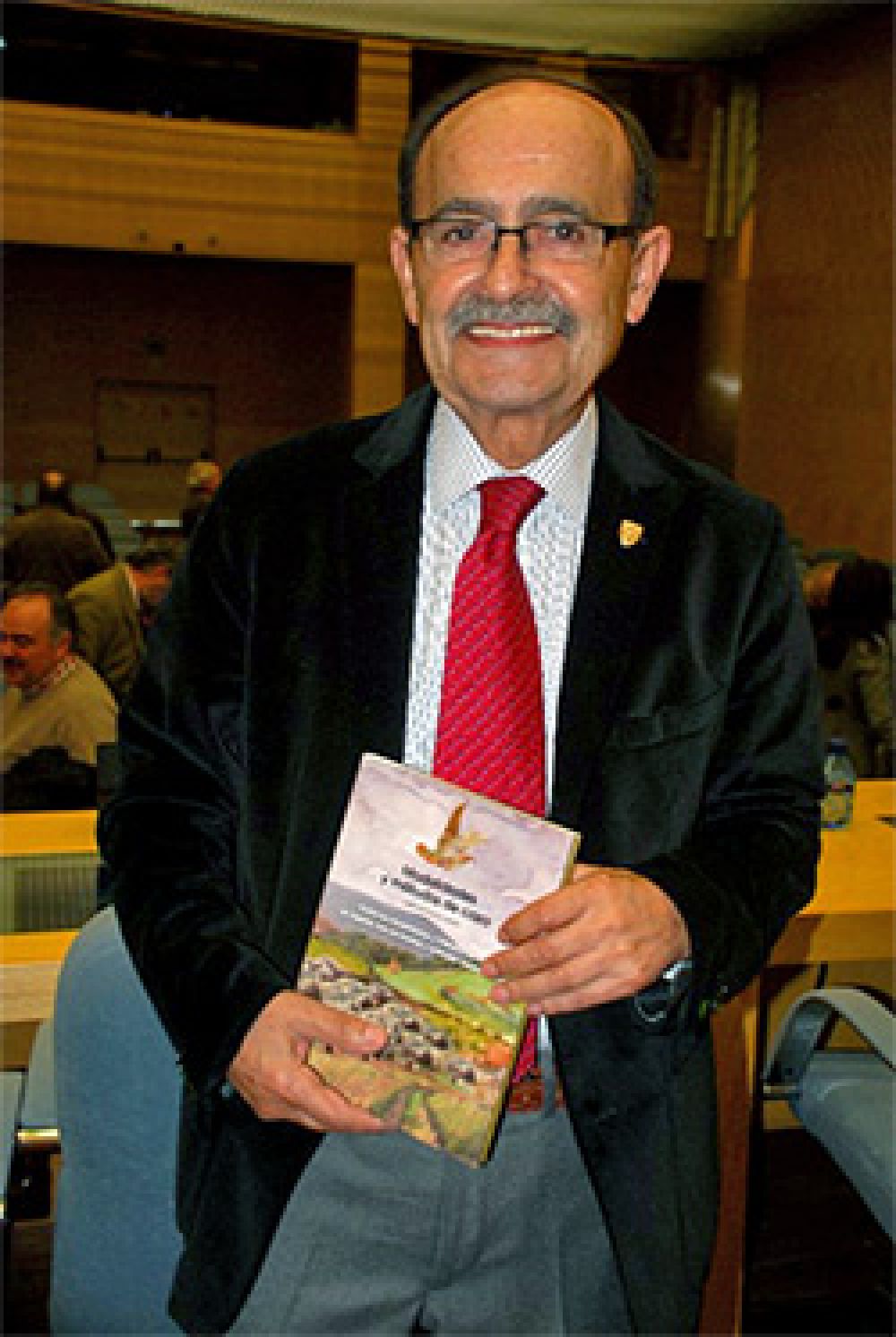 Presentado el libro de José Luis Garrido ‘Modalidades y métodos de caza en España’