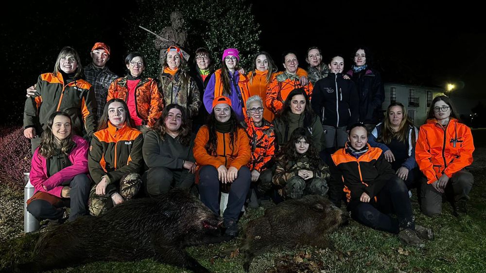 25 cazadoras se reúnen para cazar jabalíes en Lugo