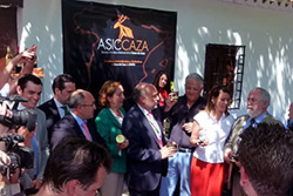 ASICCAZA agradece el apoyo de Cospedal y Arias Cañete