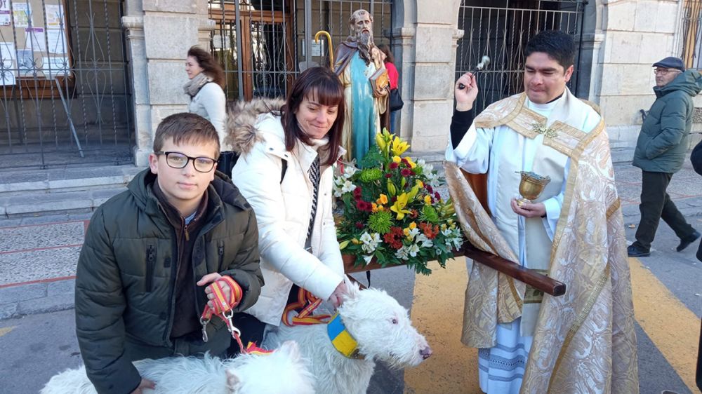 Cazadores y ganaderos bendicen sus perros y animales el día de San Antón
